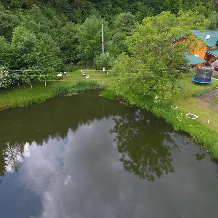 Lodge у брусків *