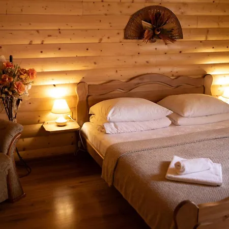 у брусків Lodge