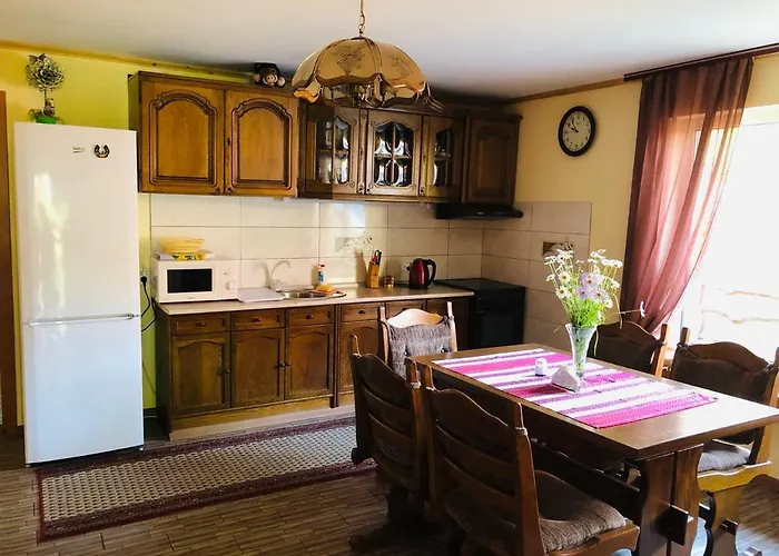 у брусків Orman Evi Mizhhirya (Transcarpathia)