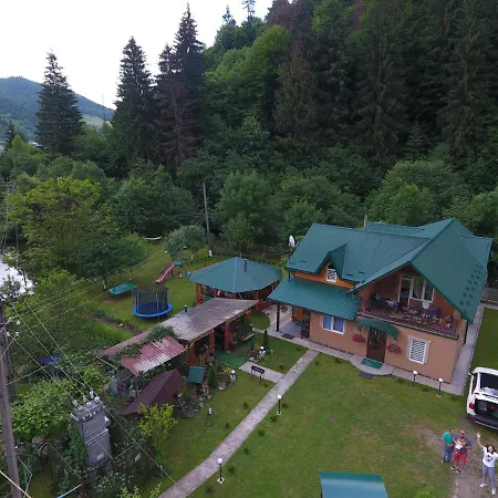 у брусків 山林小屋